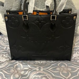 on the go, black empriente, handbag/purse